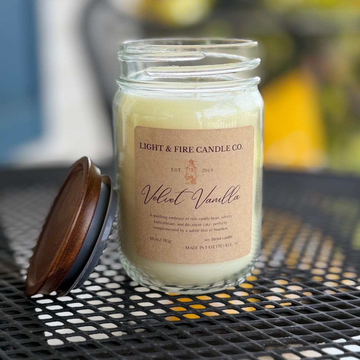 Velvet Vanilla 10 Ounce Soy Blend Candle