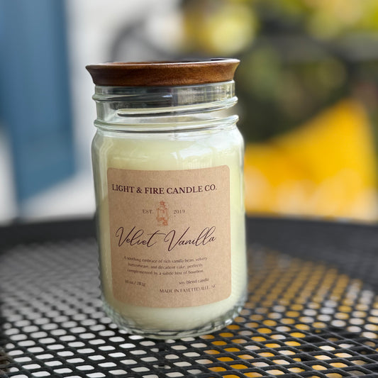 Velvet Vanilla 10 Ounce Soy Blend Candle